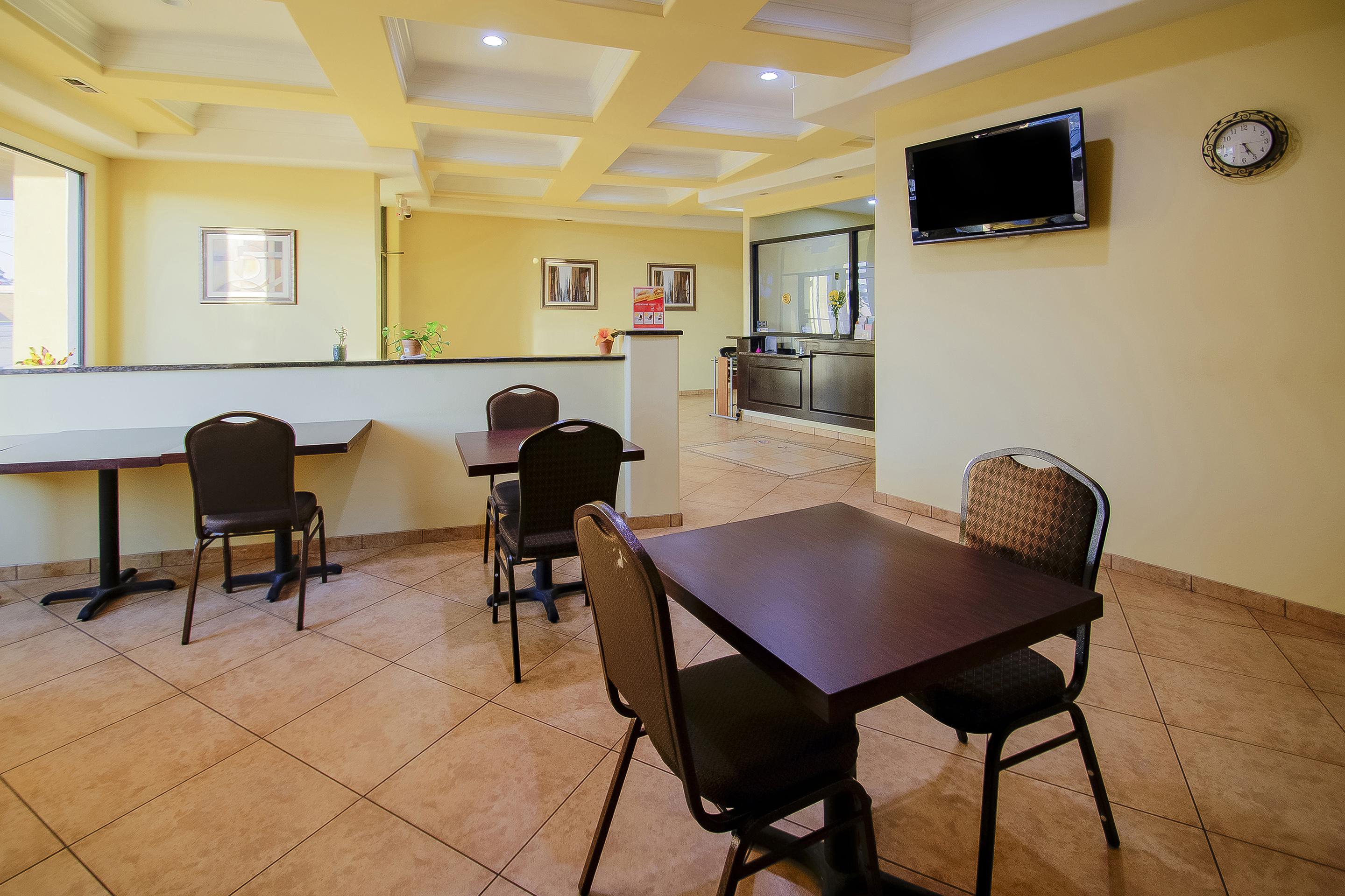 Baymont Inn & Suites Chocowinity/Washington Exterior photo